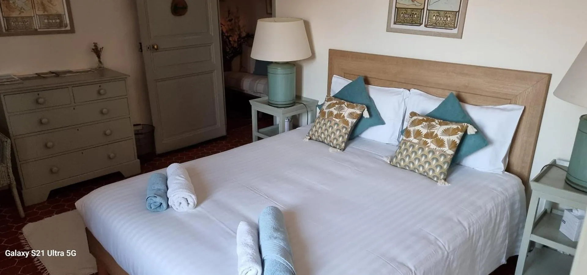 Le Belvédère - Chambres d'hôtes de charme et Restaurant Flassans-sur-Issole