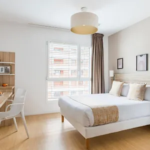 quality-suites-lyon-7-lodge.hotels-rhonealpes.com/