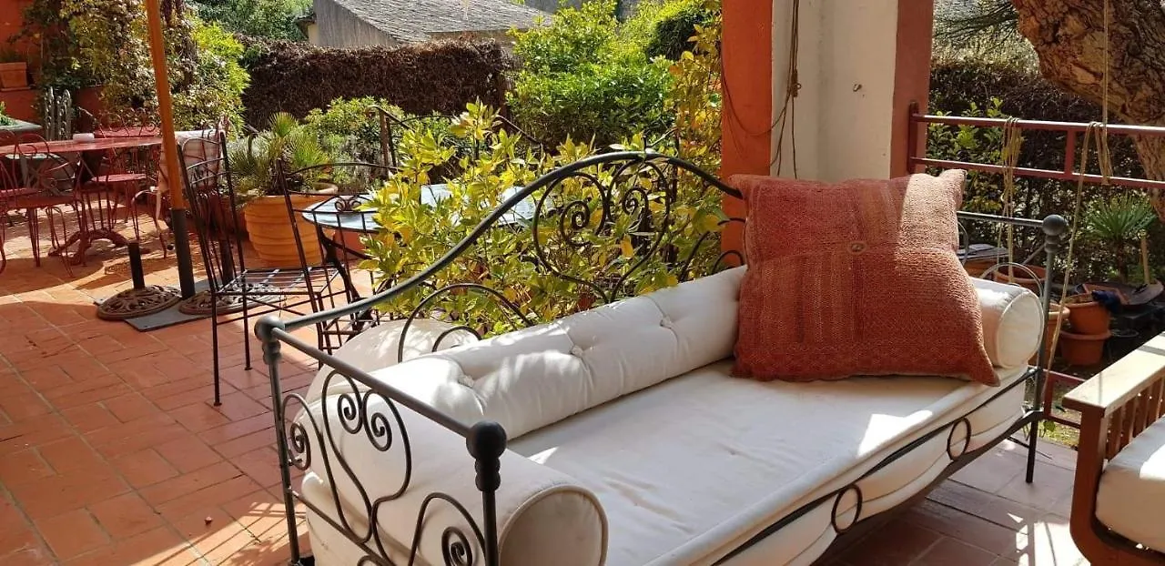 Le Belvedere - Chambres D'Hotes De Charme Et Restaurant Flassans-sur-Issole France