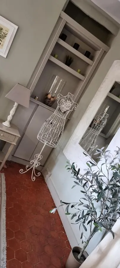 Le Belvedere - Chambres D'Hotes De Charme Et Restaurant Flassans-sur-Issole