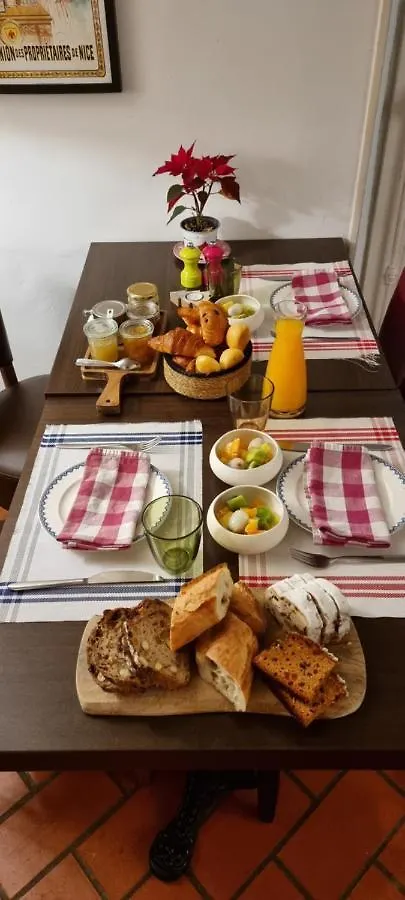 Le Belvedere - Chambres D'Hotes De Charme Et Restaurant Flassans-sur-Issole