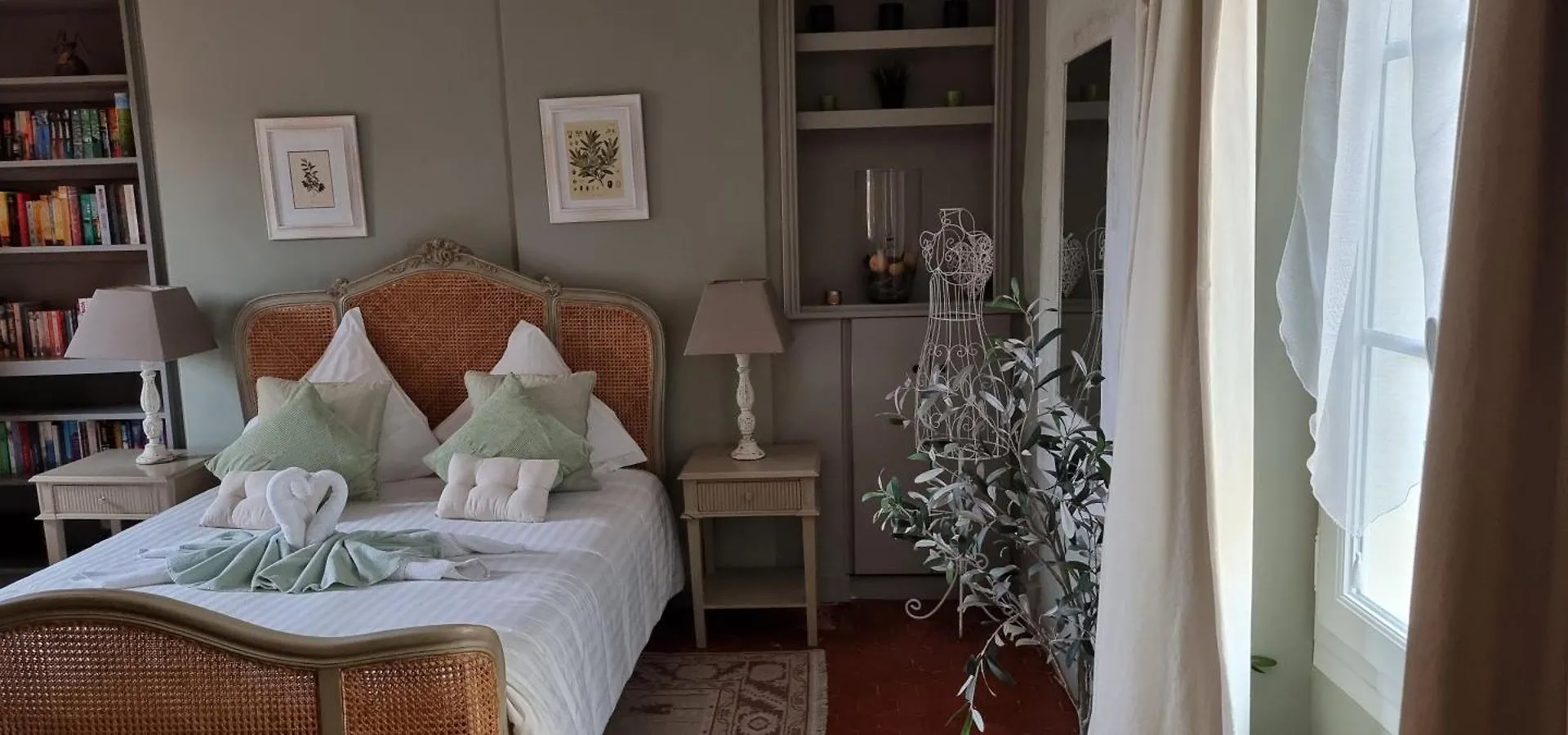 Le Belvedere - Chambres D'Hotes De Charme Et Restaurant Flassans-sur-Issole