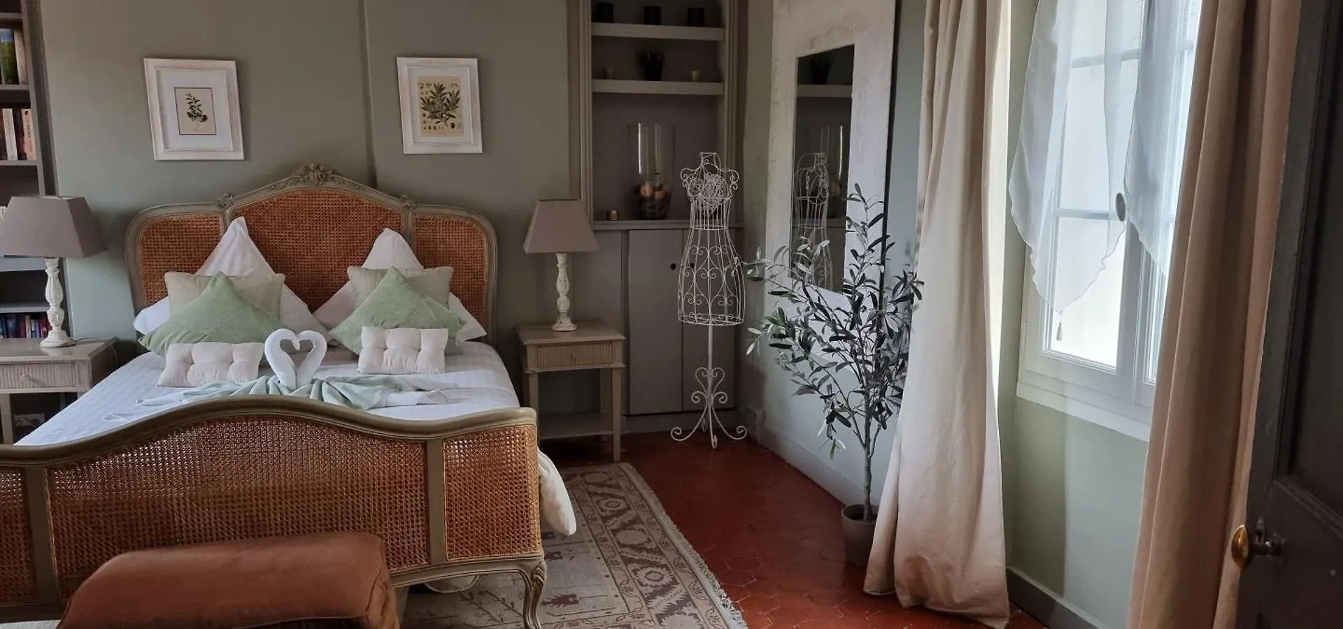Le Belvedere - Chambres D'Hotes De Charme Et Restaurant Flassans-sur-Issole