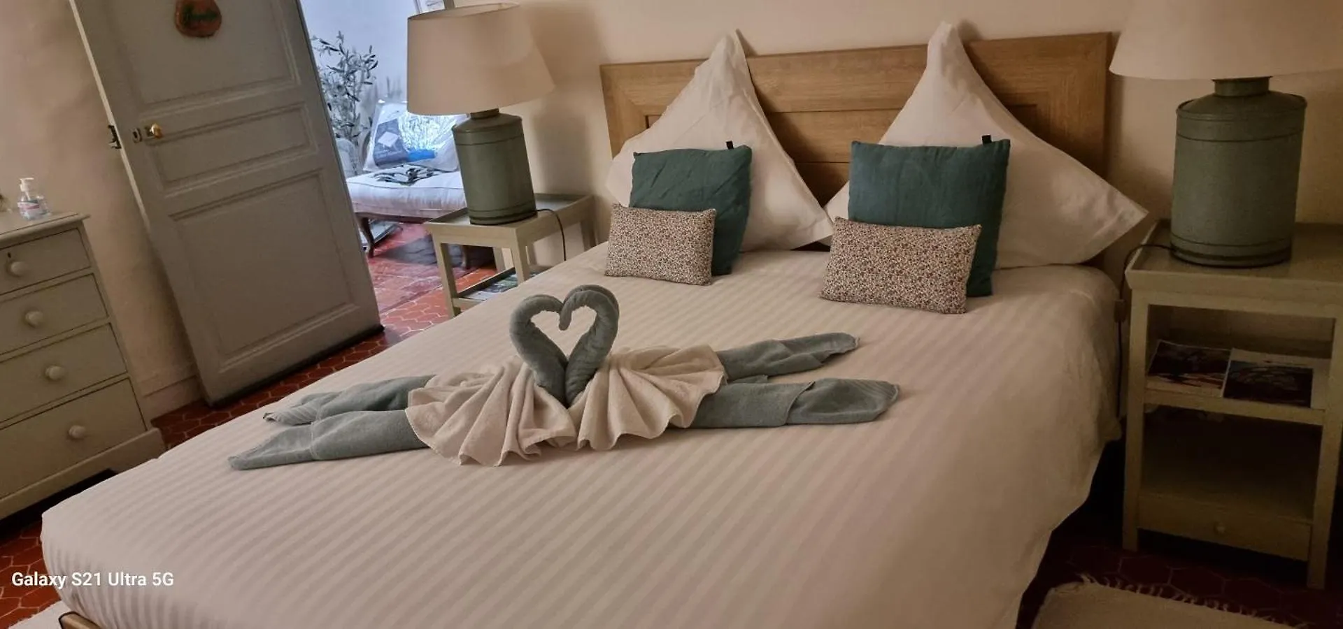 Le Belvedere - Chambres D'Hotes De Charme Et Restaurant Flassans-sur-Issole 0*,  France